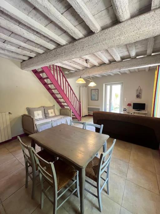 "La Pradeto" Gite Rural Camargue Arles Exterior photo