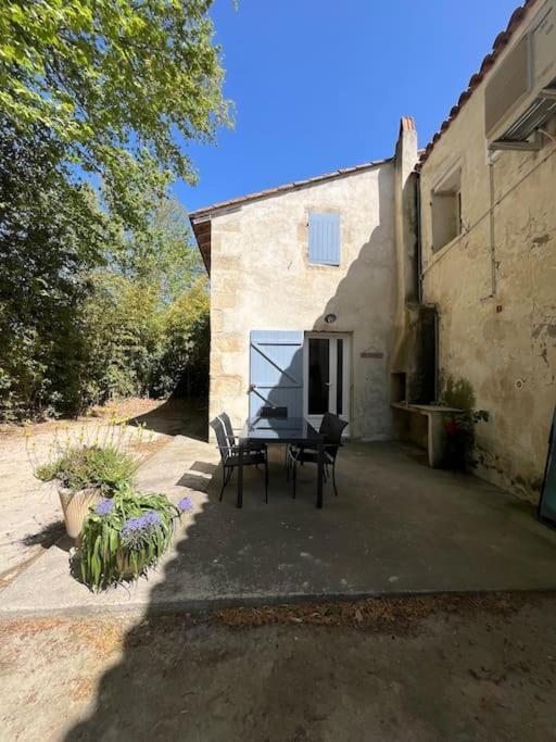 "La Pradeto" Gite Rural Camargue Arles Exterior photo